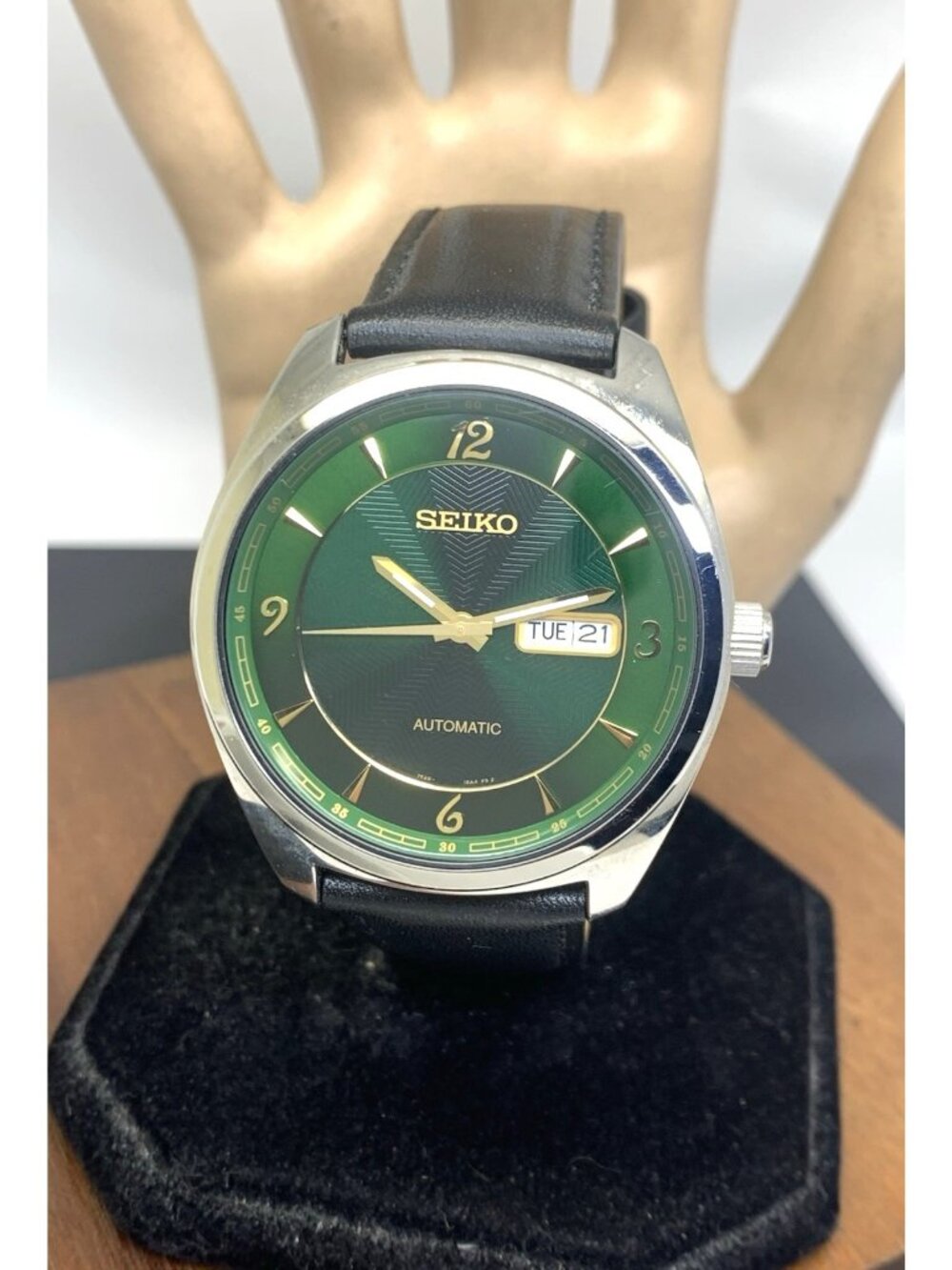 Seiko Men's Watch SNKN69 Automatic Green Dial Day Date Black Leather Strap 43mm